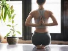 How to restore your posture: the second chin and swelling will go away