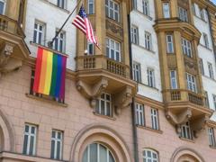 Посольство США в Москве знатно потролило местных гомофобов