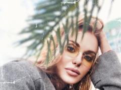Слава Каминская без бюстгальтера намекнула на третью беременность