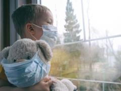 За сутки коронавирусом в Украине заболели 28 детей и 85 медработников