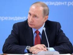 В России вступила в силу обновленная Конституция, обнуляющая президентские сроки Путина