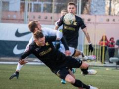 Десна разгромила Колос