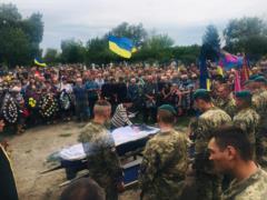 На Донбассе простились с погибшим в ООС морпехом