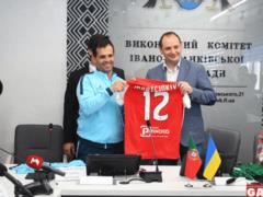 Мэр Ивано-Франковска: Пока бывшие председатели колхозов могут все  порешать , наш футбол не сравнится с итальянским или немецким