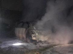 В Харькове ночью неизвестные подожгли автомобиль