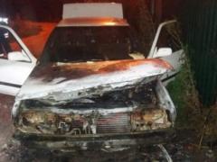 Ночью в Харькове сгорели два автомобиля