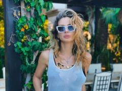 Светлана Лобода в бикини позировала возле бассейна и показала подросшую дочку Тильду