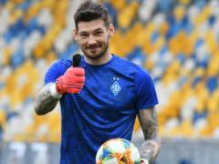 Голкипер  Динамо  попросил болельщиков поддержать Луческу