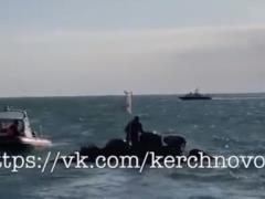 Утонувший у Керчи бронетранспортер оккупантов не могут поднять со дна