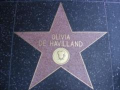 The last star of the golden age of Hollywood dies