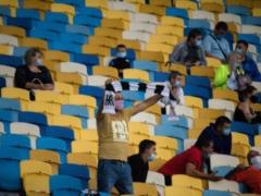 На футбольный матч  Колос  -  Мариуполь  билеты продают  за копейки 