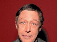 Суд продлил домашний арест Михаилу Ефремову