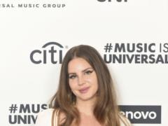 Lana Del Rey surprised with her new hair color