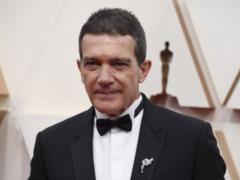 Юбиляр Антонио Бандерас заразился коронавирусом
