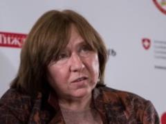 Лауреат Нобелевской премии к Лукашенко: Уходи, пока не стало слишком поздно
