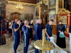  Десна  сходила в Лавру за благословением перед началом нового сезона