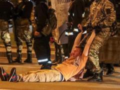 Белорусские силовики пожаловались на полученные на протестах травмы