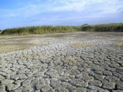 Россия начинает ограничивать подачу воды людям в Крыму