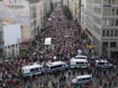 В Берлине проходят массовые протесты из-за карантина
