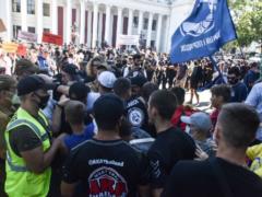 В центре Одессы произошла драка между националистами и представителями ЛГБТ