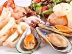 Ученые: пластик обнаружен во всех морепродуктах