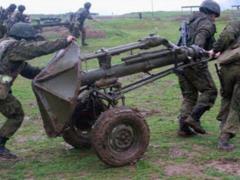 На Донбассе боевики укрепляют позиции, ставят минные заграждения и подтягивают гаубицы, - штаб ООС