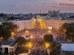 Массовые гуляния в Одессе и Днепре. Правоохранители взялись за организаторов