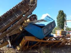 A crane turned over at the Kharkov enterprise