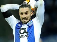Manchester United does not intend to pay more than 25 million euros for Telles