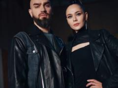 Муж Юлии Саниной очаровал страстным поцелуем с женой