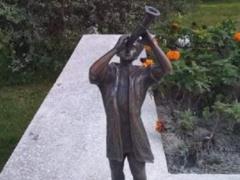 В Луцке украли статую кликуна