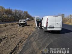 Под Харьковом в результате ДТП перевернулся автомобиль