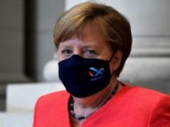 Меркель призвала немцев не выходить из дома: нас ждут тяжелые месяцы