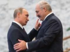 Лукашенко может стать невыгоден Путину: стало известно о важной дате
