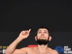 Хабиб разделся догола на процедуре взвешивания перед боем с Гетжи