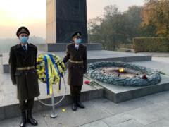 Зеленский почтил память павших во Второй мировой войне