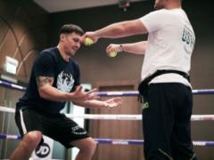 Juggling and work on the press: Usyk showed form before the fight with Chisora