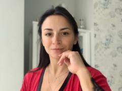 Илона Гвоздева показала фигуру через три недели после родов и назвала свой вес