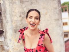 43-year-old Natalia Oreiro stunned with a stretch