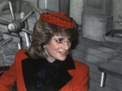 Princess Diana s brother published her childhood photo from the family archive on the web