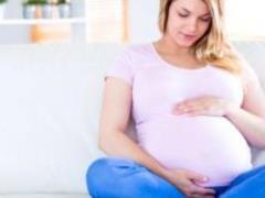 Women are afraid of getting pregnant during a pandemic, but scientists have reassured them