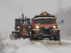 Первый снег в Харьковской области: дороги замело в шести районах