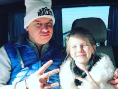 Дочь Евгения Кошевого со слезами на глазах рассказала, как над ней издевались в школе