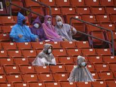 В Англии готовятся вернуть болельщиков на стадионы: когда это произойдет