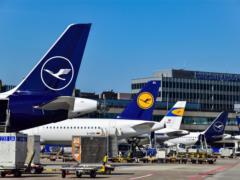 Lufthansa starts selling economy class berths