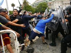 There was a video of a fight between fans and police during farewell to Maradona: there are victims