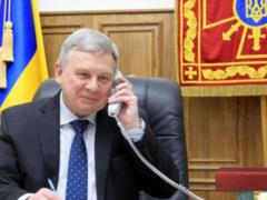 Министр обороны обещает изменить отношения в ВСУ