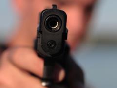 В Киеве мужчина начал стрельбу из-за просьбы надеть маску