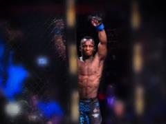 Ногой в голову: боец MMA выиграл бой сумасшедшим нокаутом