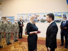 Зеленский: благодаря волонтерам была построена современная украинская армия